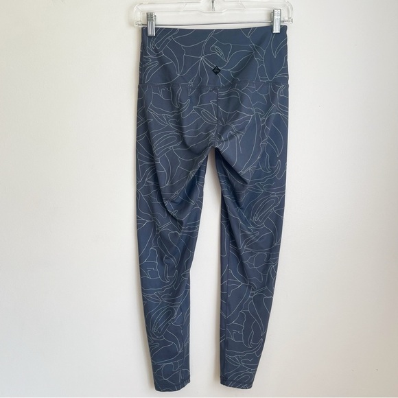 Prana Kimble High Rise Grey Floral Printed Leggings size small lotus cropped S - Picture 2 of 9